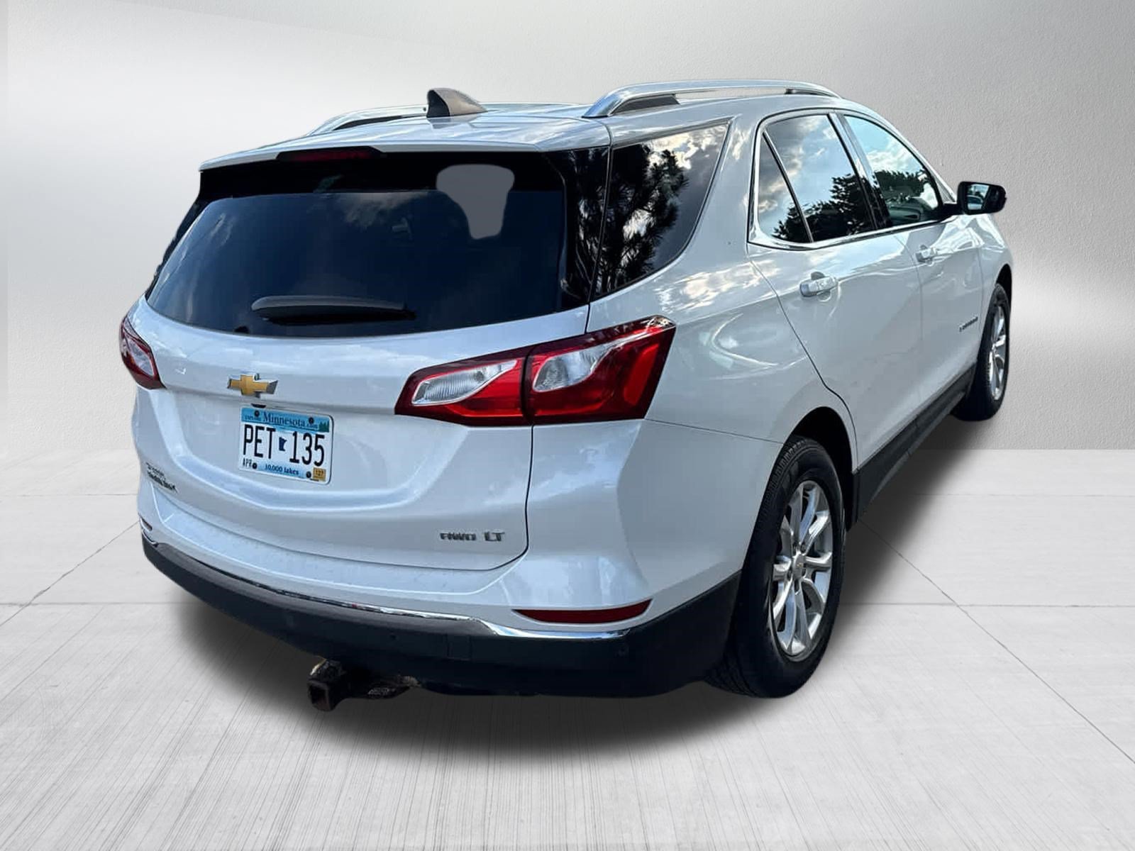 Used 2018 IRIDESCENT PEARL TRICOAT Chevrolet LT image 6