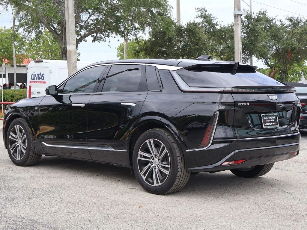 Used 2025 Black Cadillac Luxury image 13