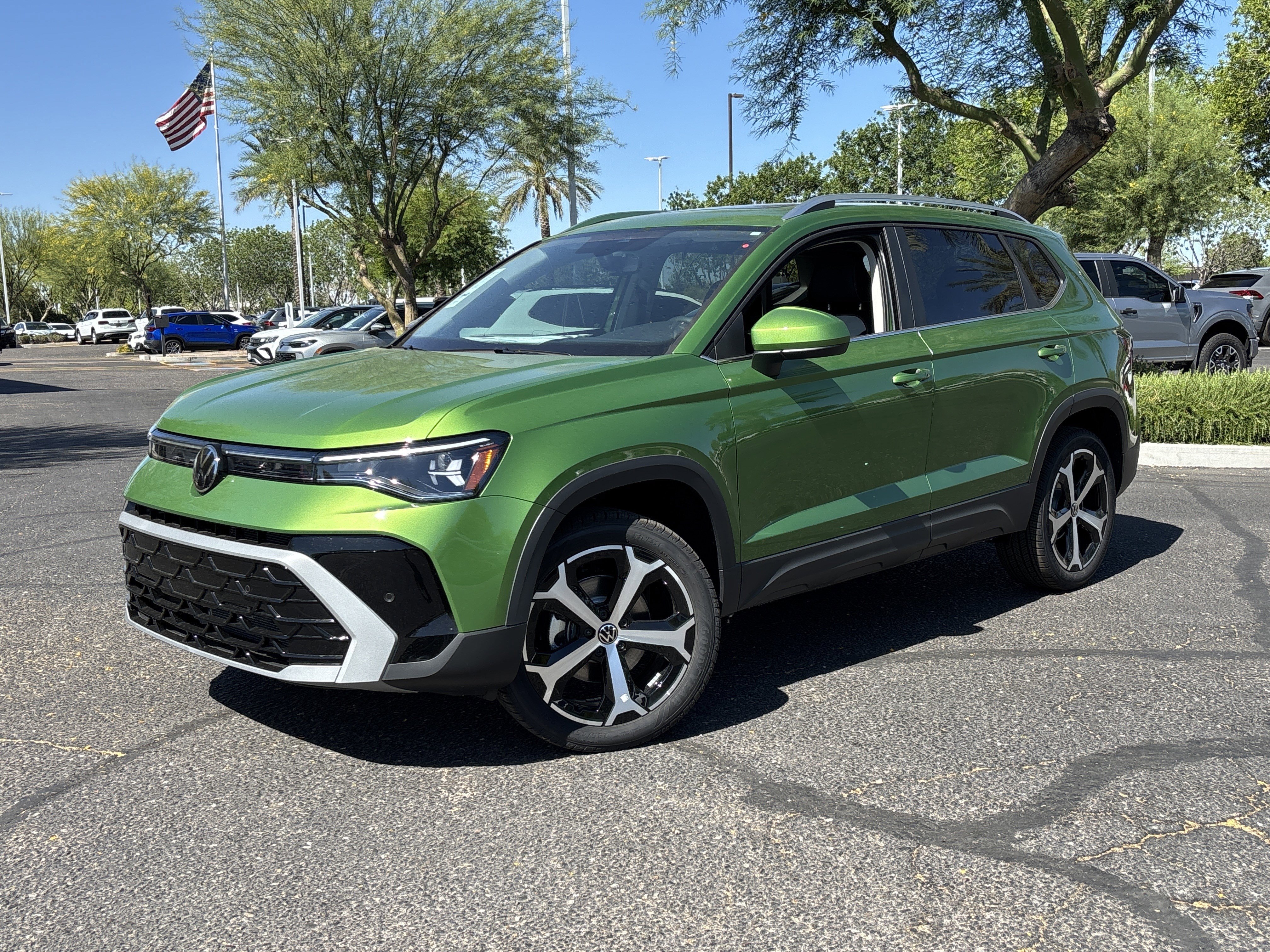 New 2026 Bright Moss Green Metallic Volkswagen SEL image 21