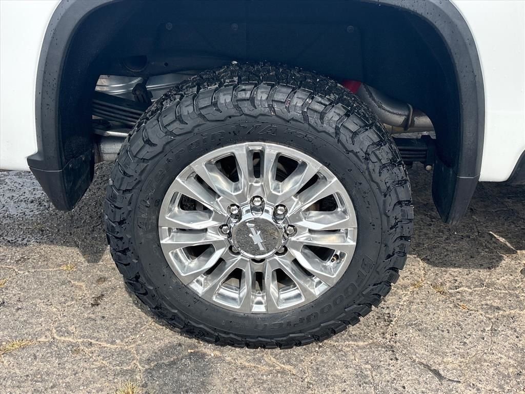 Used 2020 White Chevrolet High Country image 11