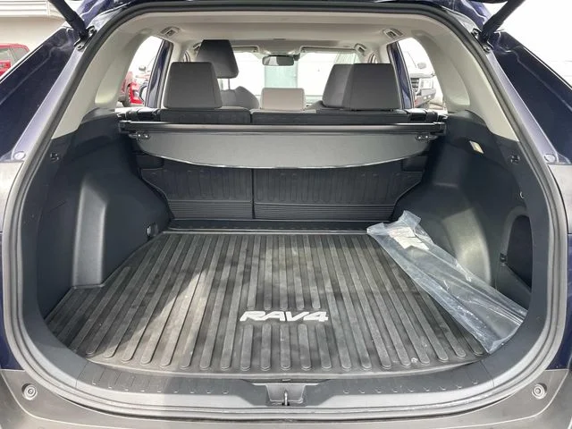 Certified Used 2025  Toyota XLE image 8