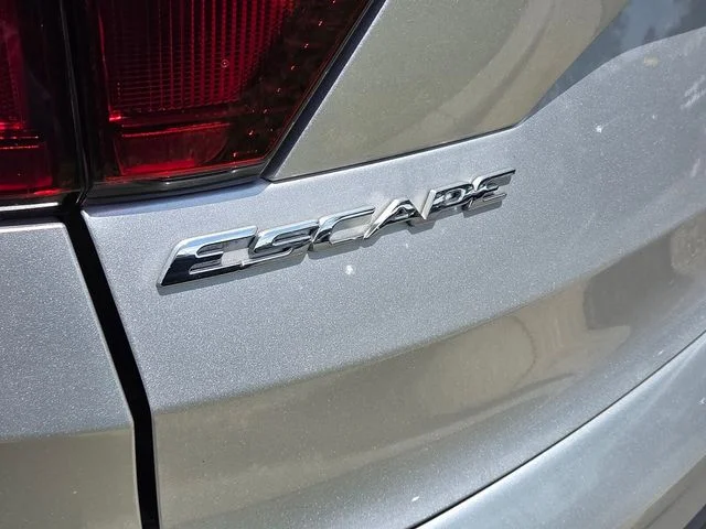 Certified Used 2019 Ingot Silver Ford SE image 15