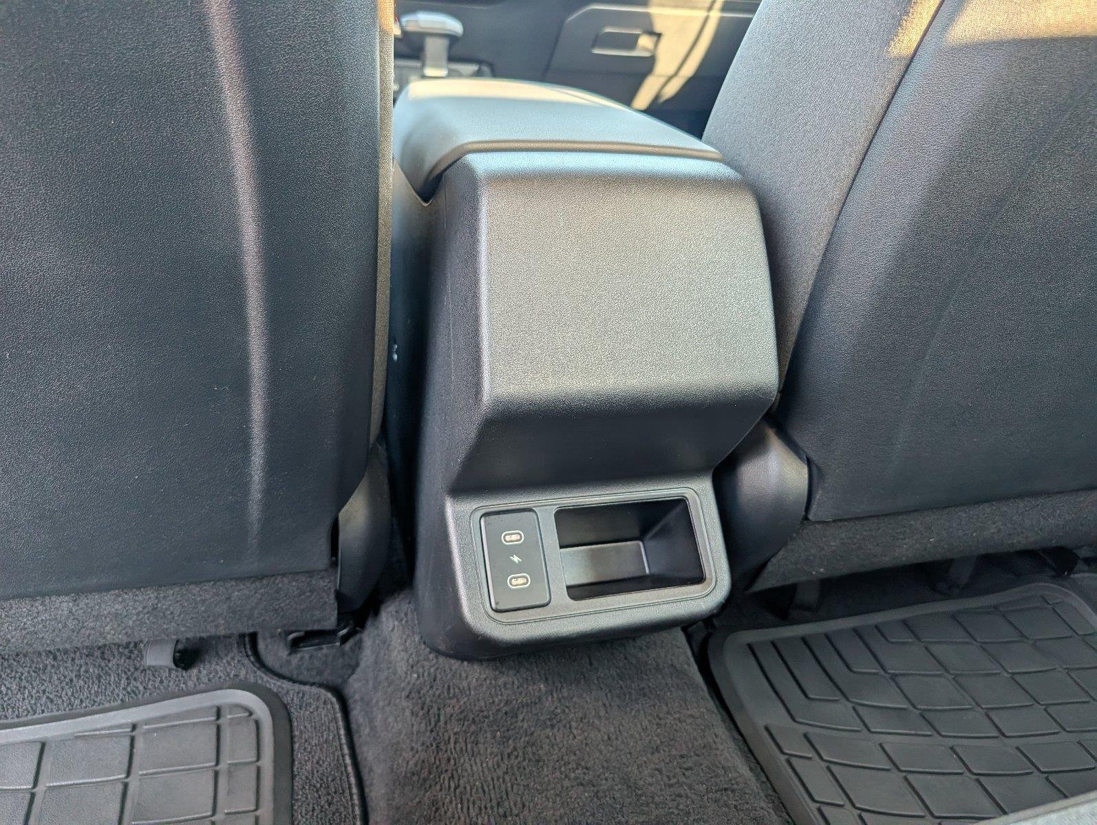 Used 2025 Morning Haze Kia LXS image 31