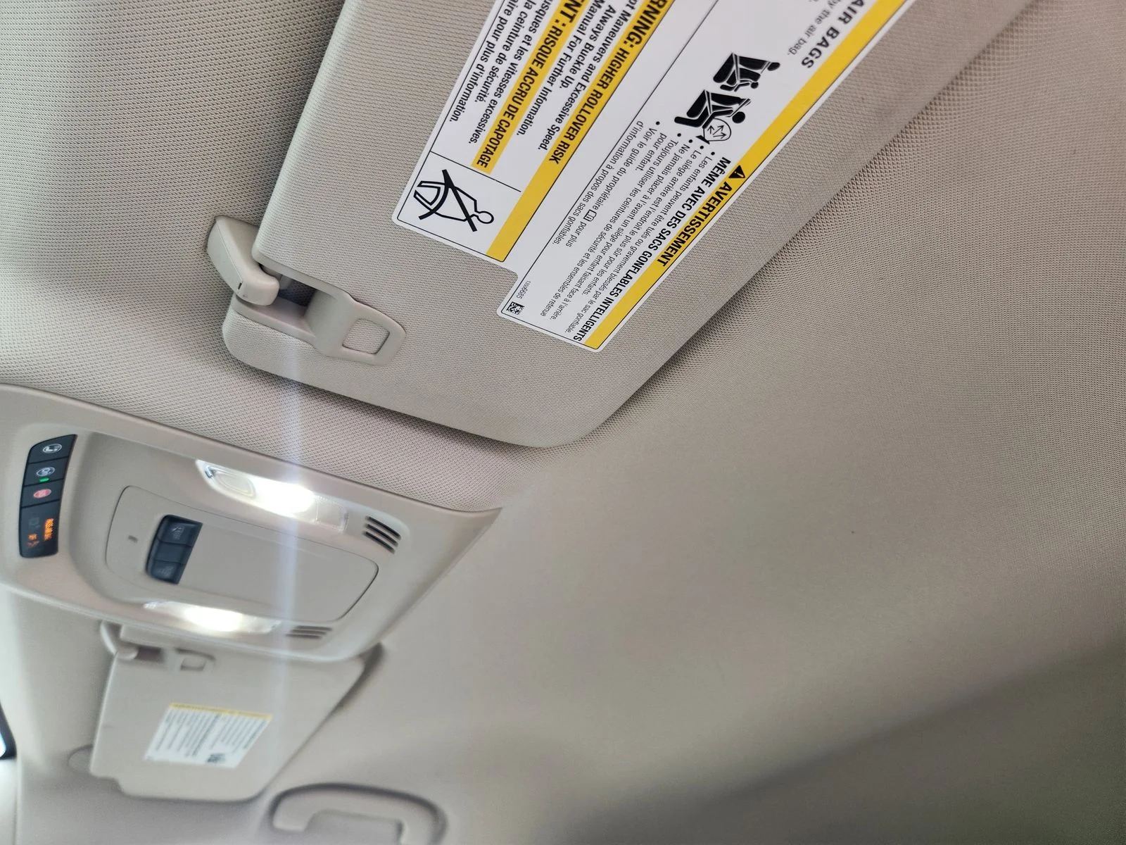 Used 2023 White Buick Essence image 24