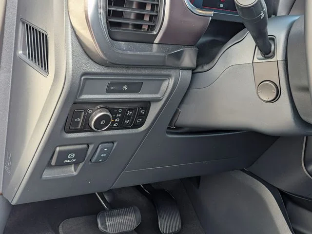 Used 2025 White Ford Platinum image 18