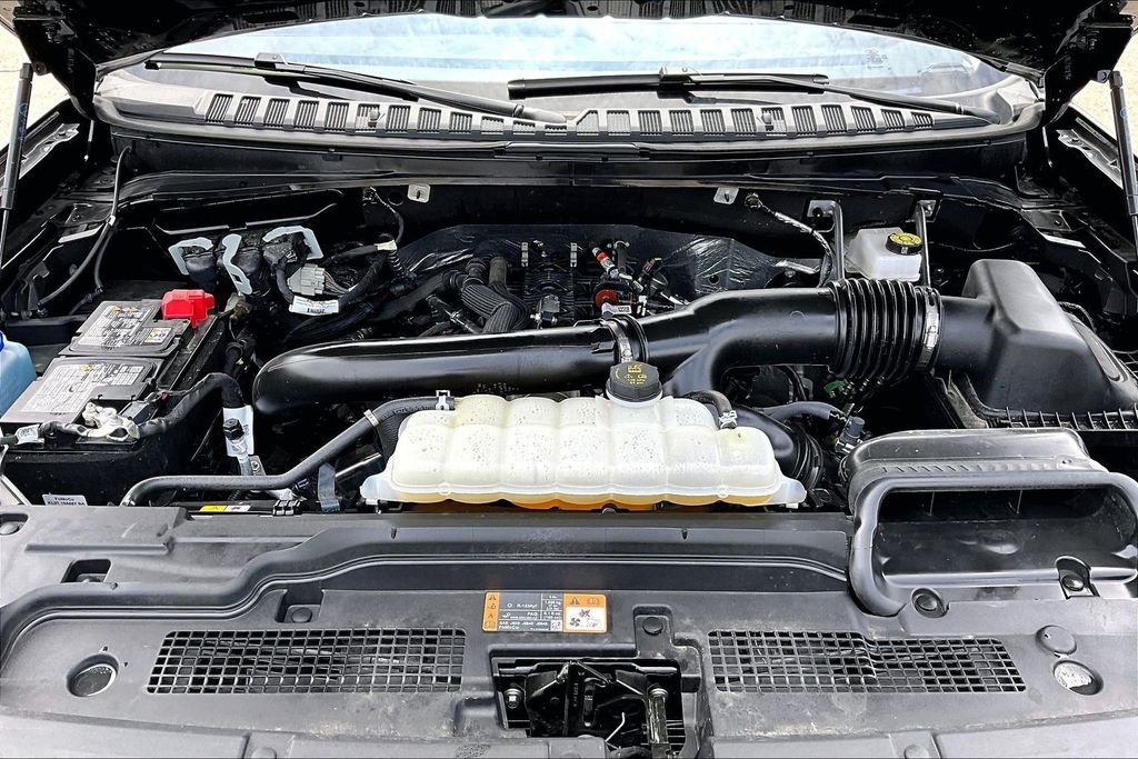 Used 2025 Black Ford Platinum image 9