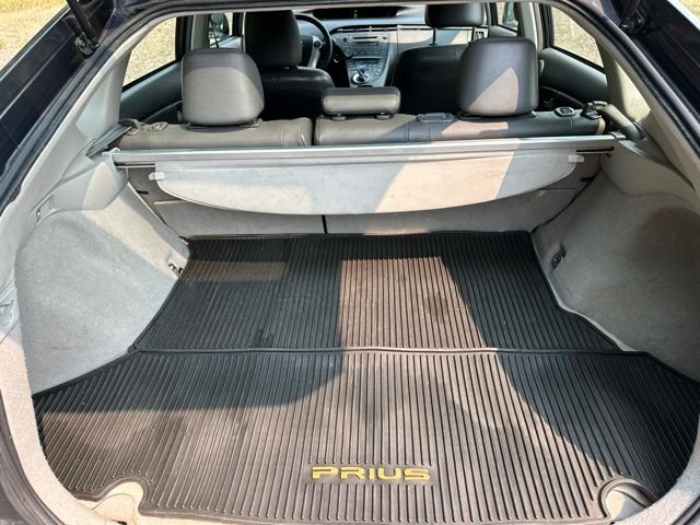 Used 2010 Winter Gray Metallic Toyota I image 18