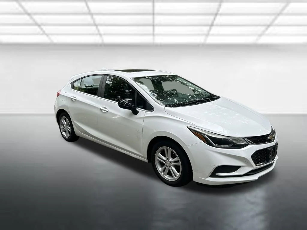 Used 2017 White Chevrolet LT image 9