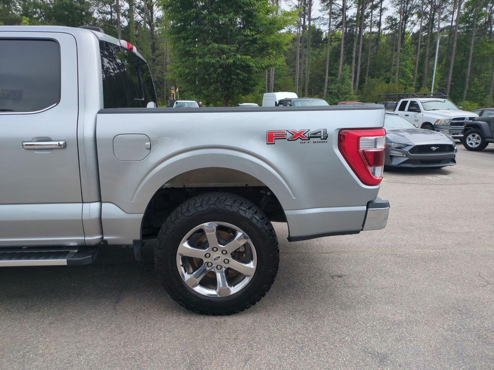 Used 2022 Iconic Silver Metallic Ford LARIAT image 11