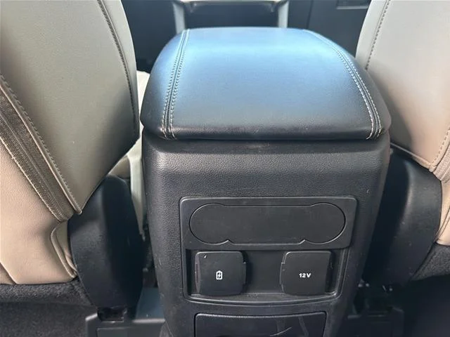 Used 2023  Ford  image 18