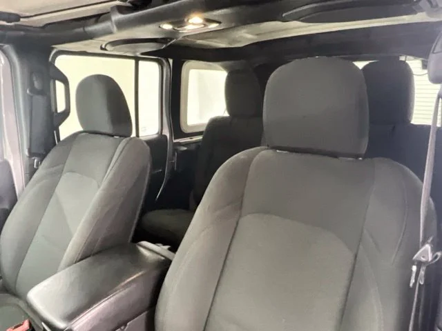 Used 2020 Silver Jeep Unlimited Sport S image 3