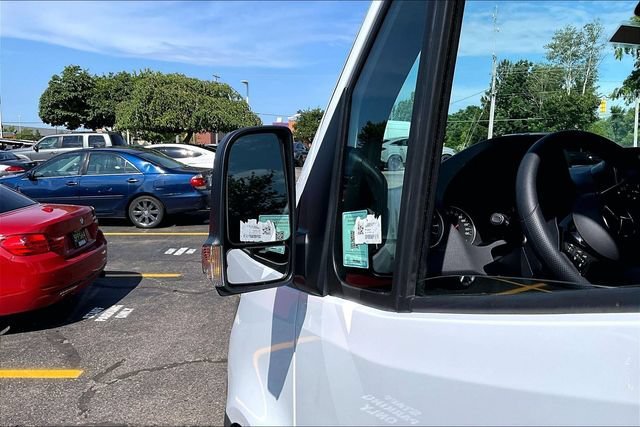New 2026 Arctic White Mercedes-Benz Cargo 144 WB image 38