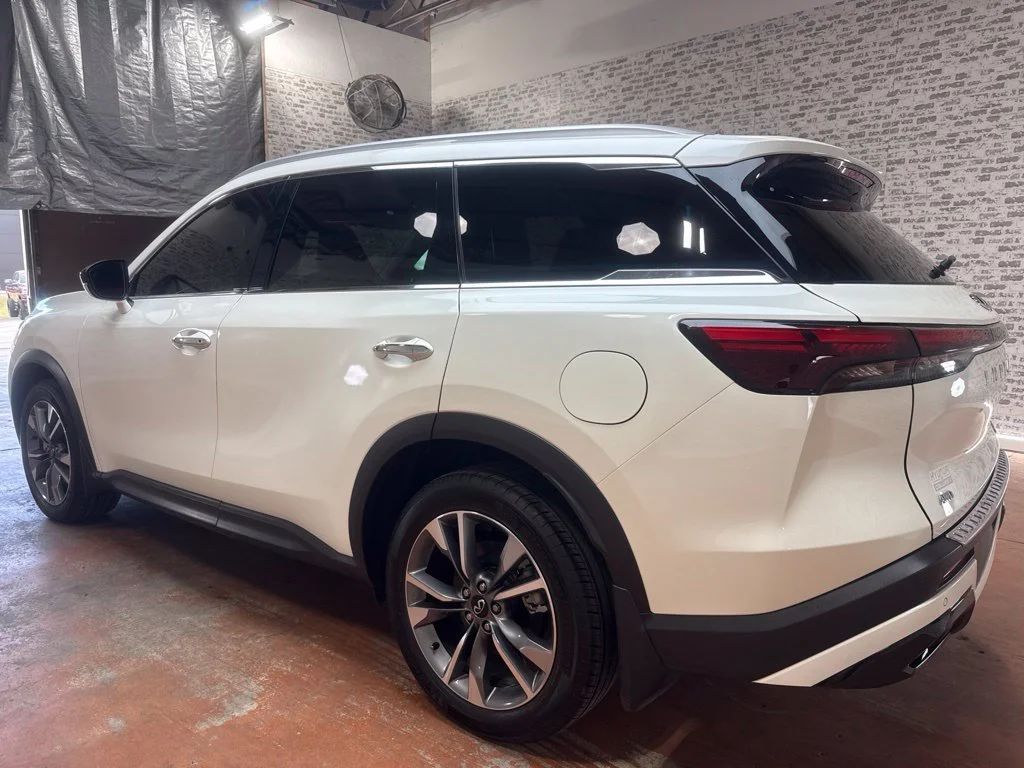 Used 2023 Majestic White INFINITI LUXE image 5