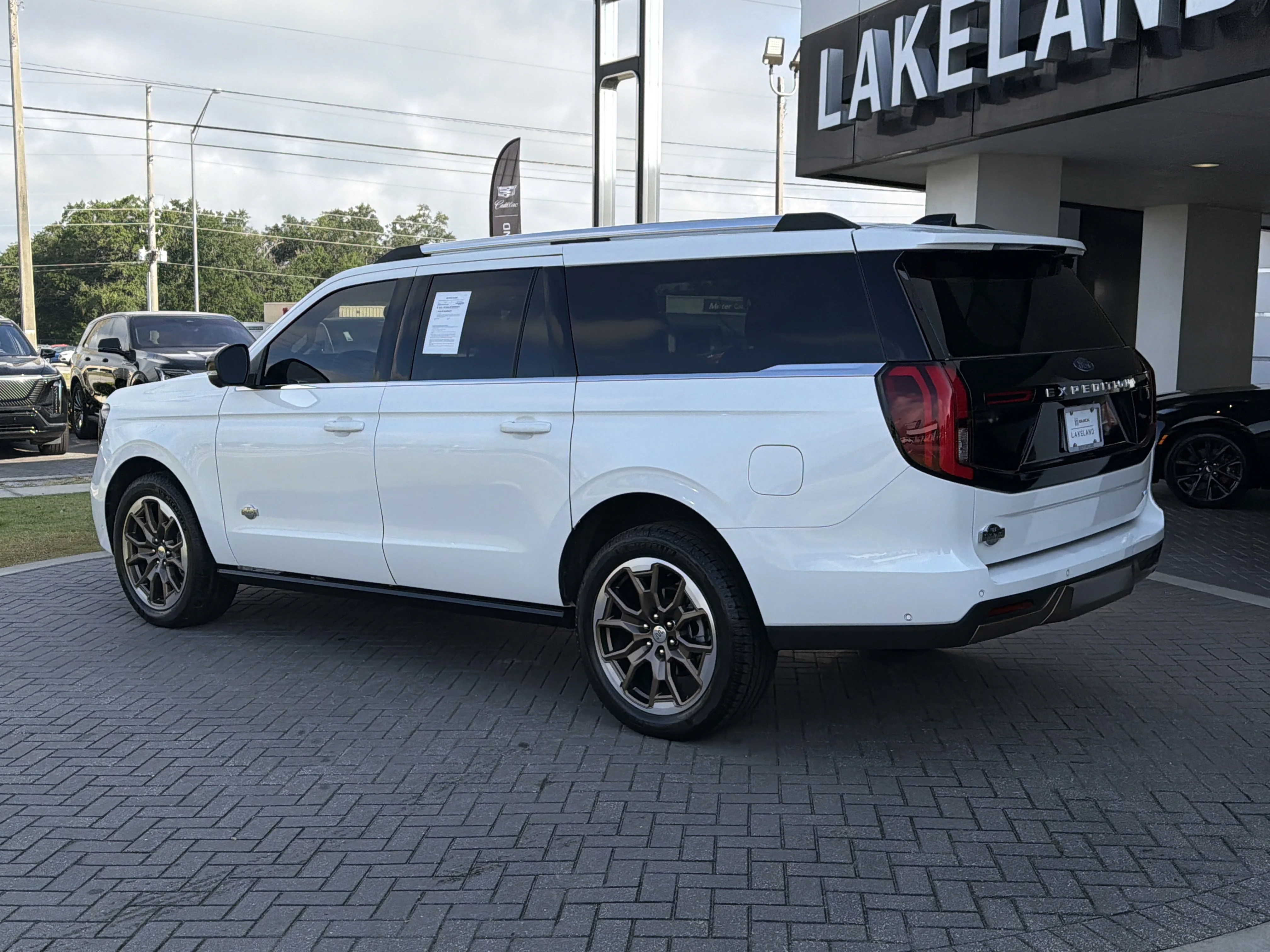 Used 2025 Star White Metallic Tri-Coat Ford King Ranch image 4