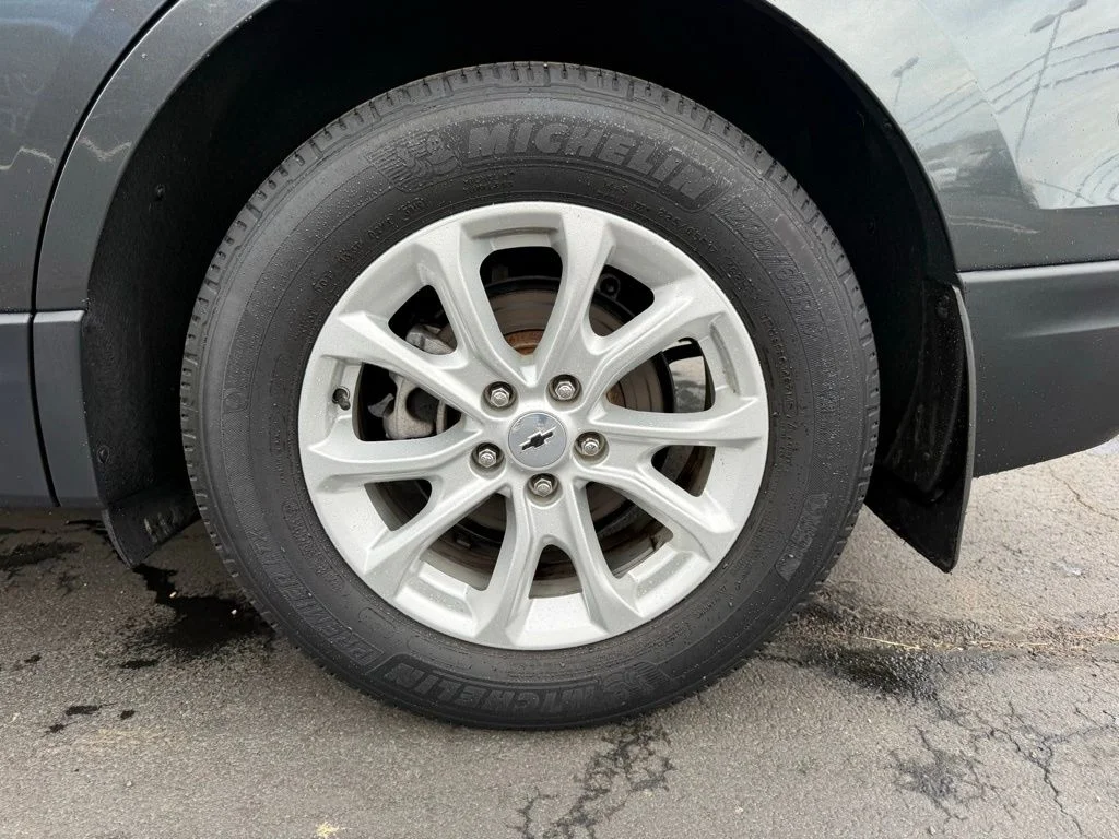 Used 2018 Gray Chevrolet LT image 28