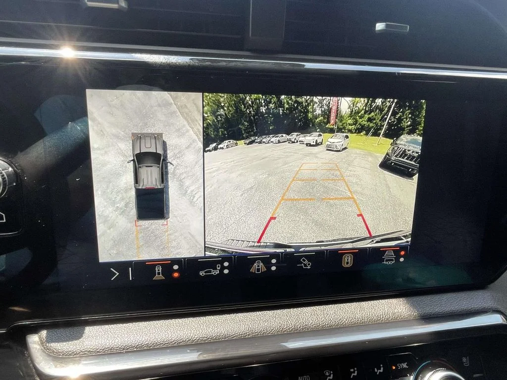 Used 2024 Summit White GMC AT4 image 21