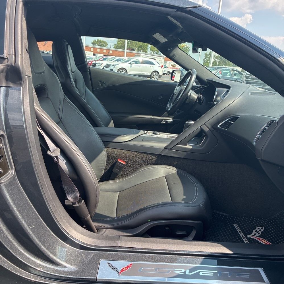 Used 2017 Gray Chevrolet Stingray Z51 image 6