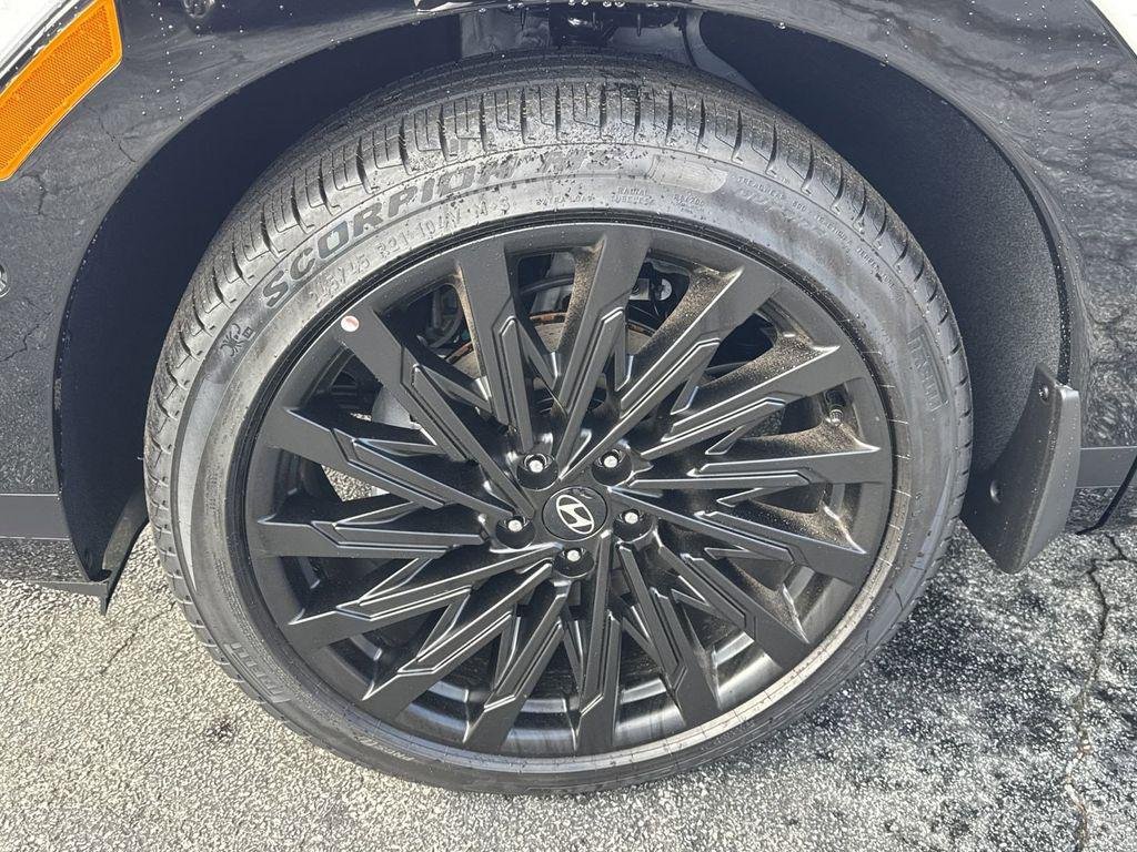 New 2025 White Hyundai Calligraphy AWD image 11