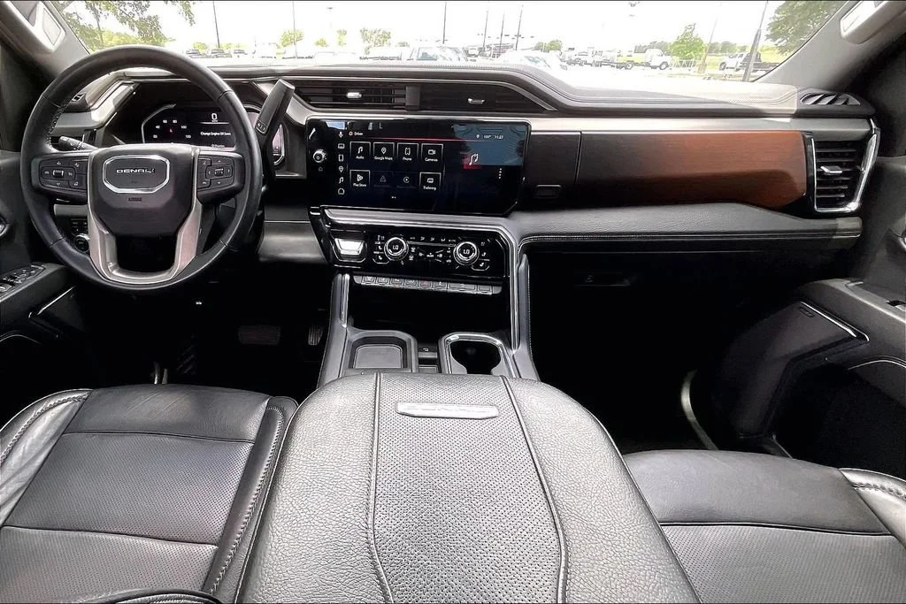 Used 2024 Onyx Black GMC Denali image 7