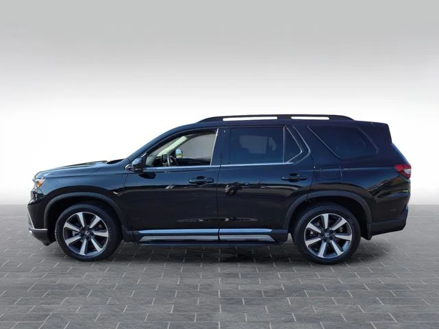 Used 2023 Black Honda Touring image 4