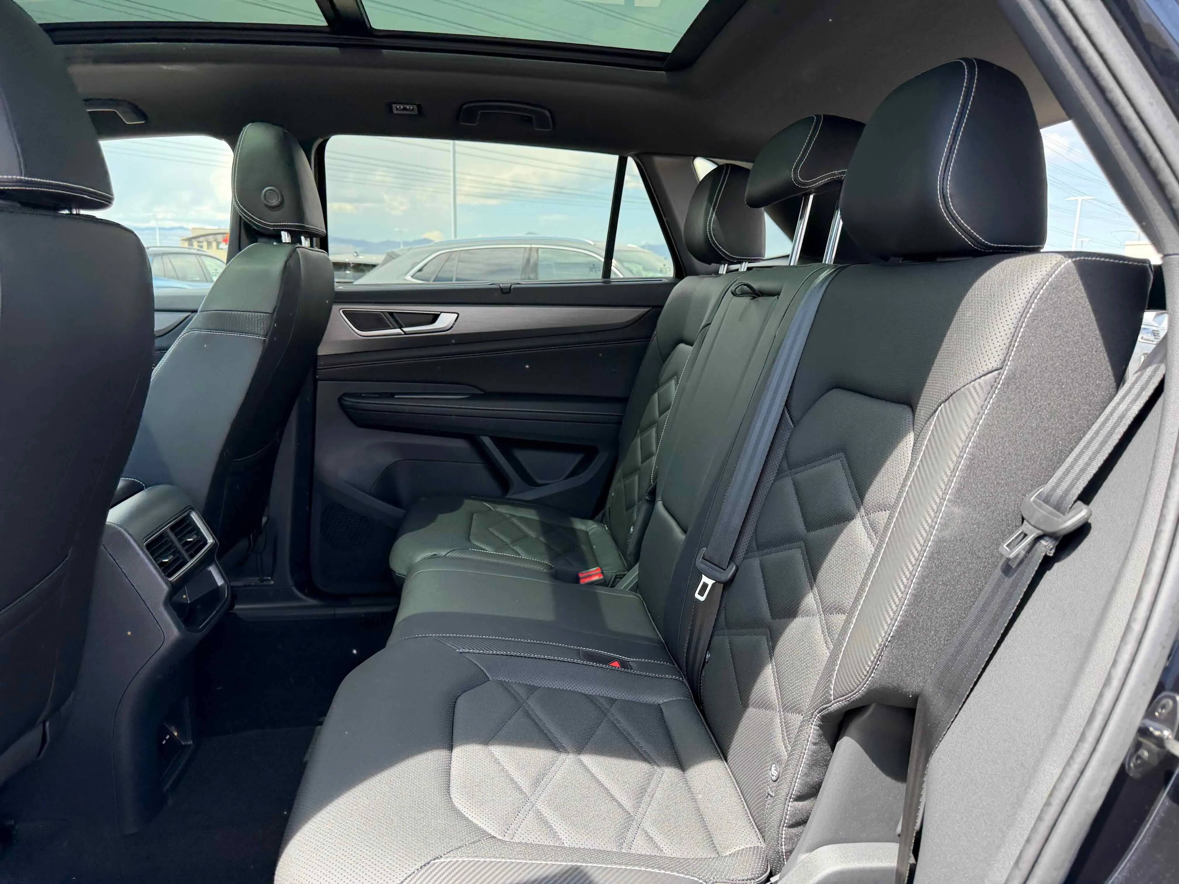 New 2026 Deep Black Volkswagen 2.0T SE w/Technology image 28