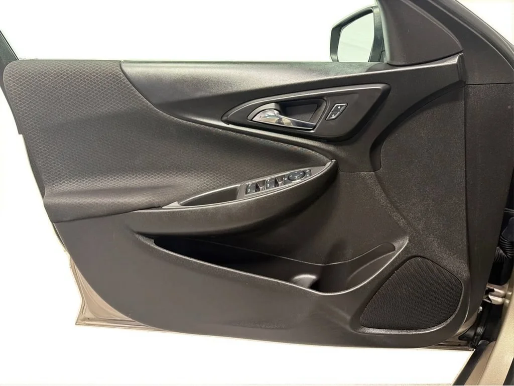 Used 2025 Gray Chevrolet LT image 19