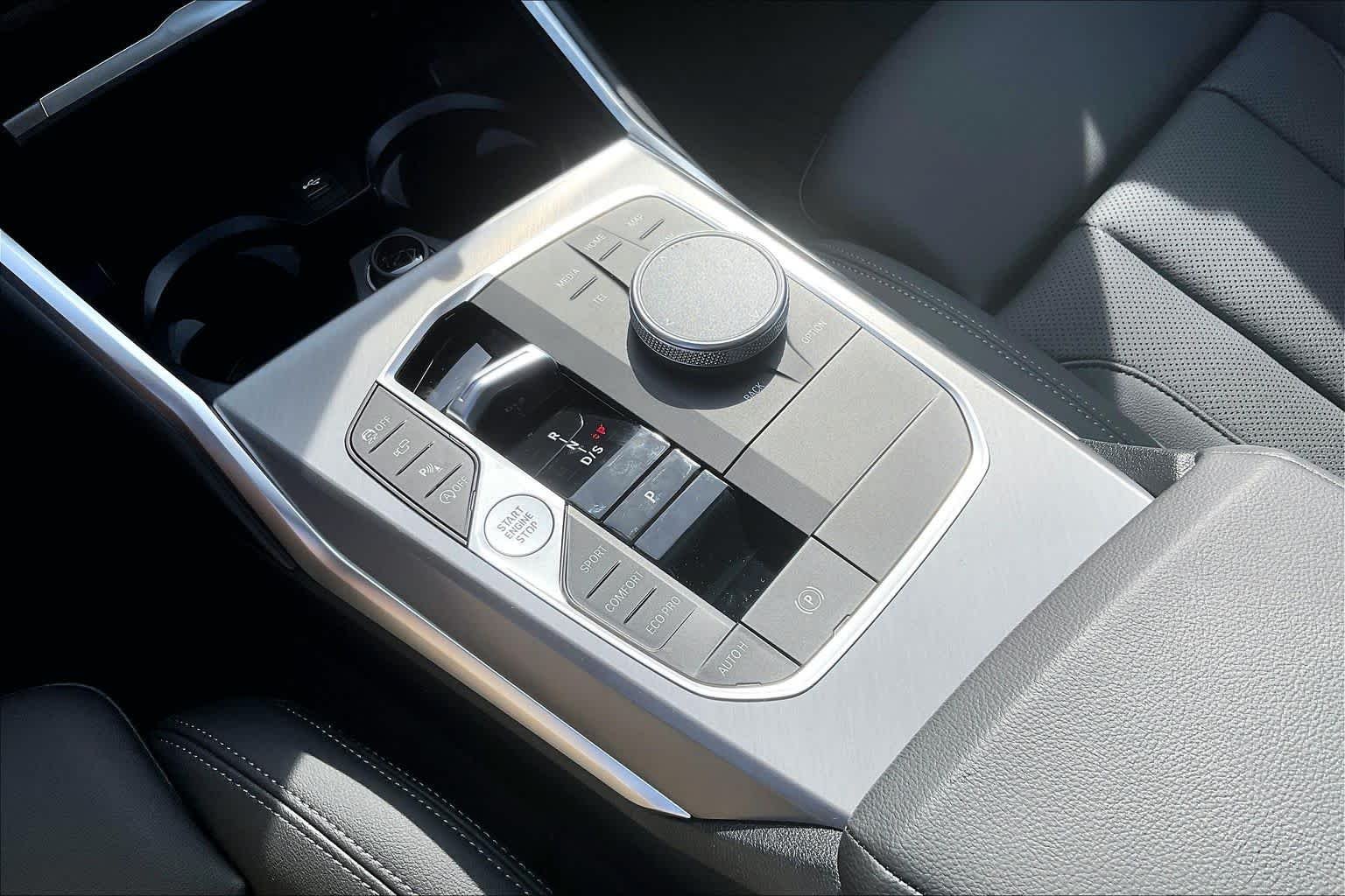 2026 BMW 3 Series 330i - Photo 8