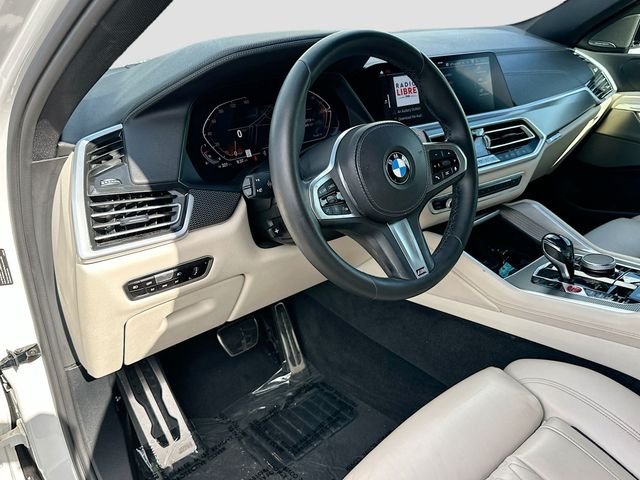 Used 2021 White BMW xDrive40i image 9