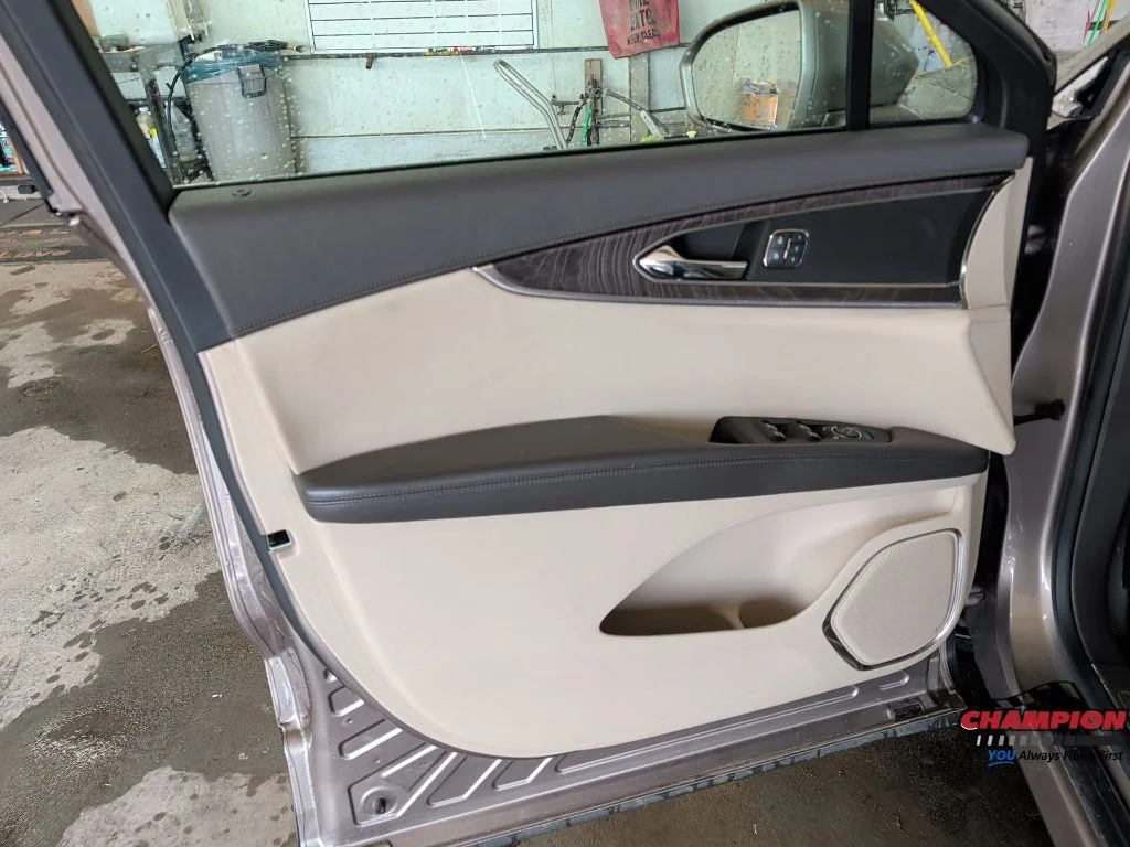 Used 2019 Brown Lincoln Select image 14