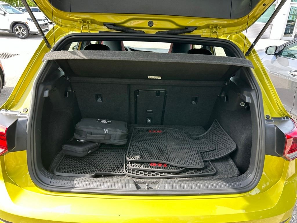 Used 2022  Volkswagen Autobahn image 53