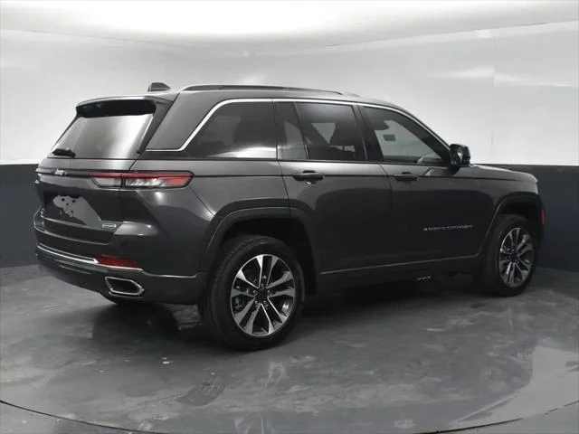 New 2024 Baltic Gray Metallic Clear-Coat Exterior Paint Jeep Overland image 2