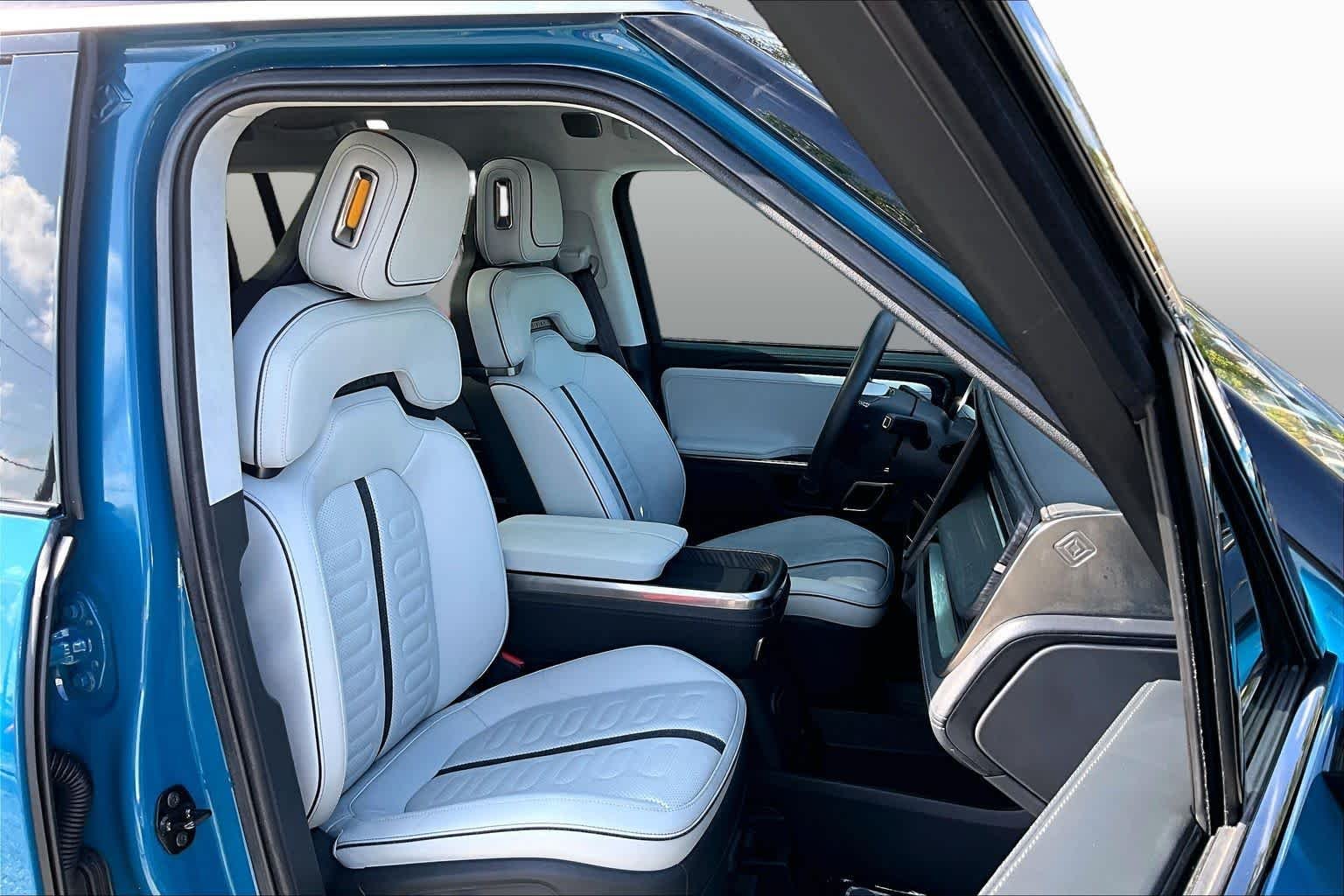 Pre-Owned 2023 Rivian R1S Adventure