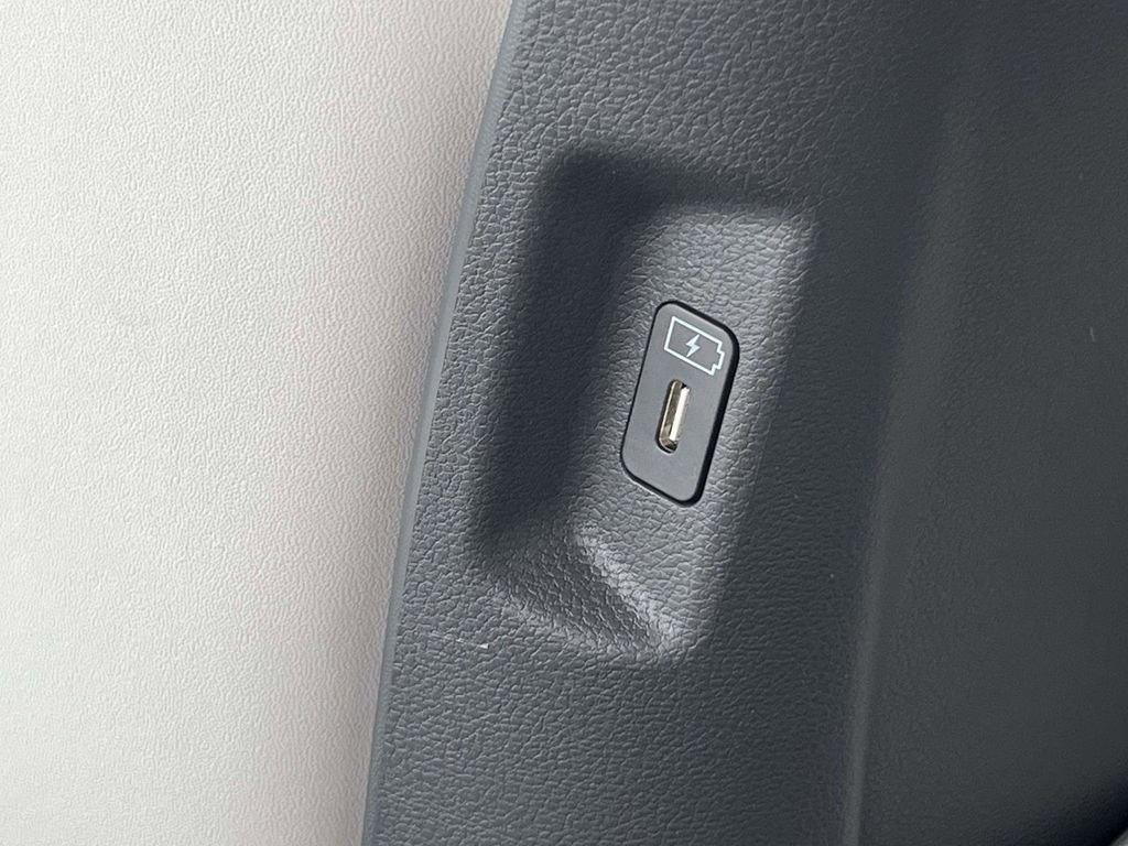 New 2026 White Hyundai SEL FWD image 57