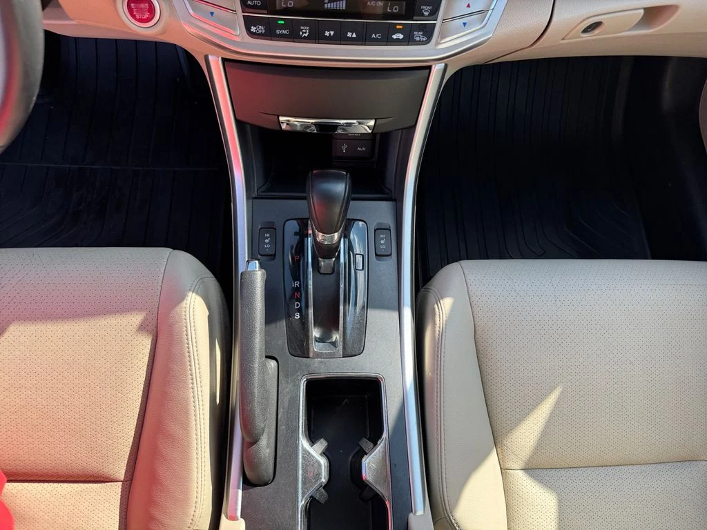 Used 2014 White Orchid Pearl Honda EX-L image 10