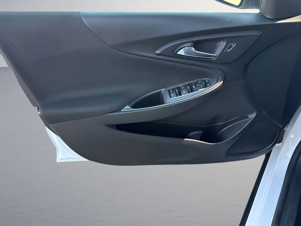 Used 2020 White Chevrolet LT image 26