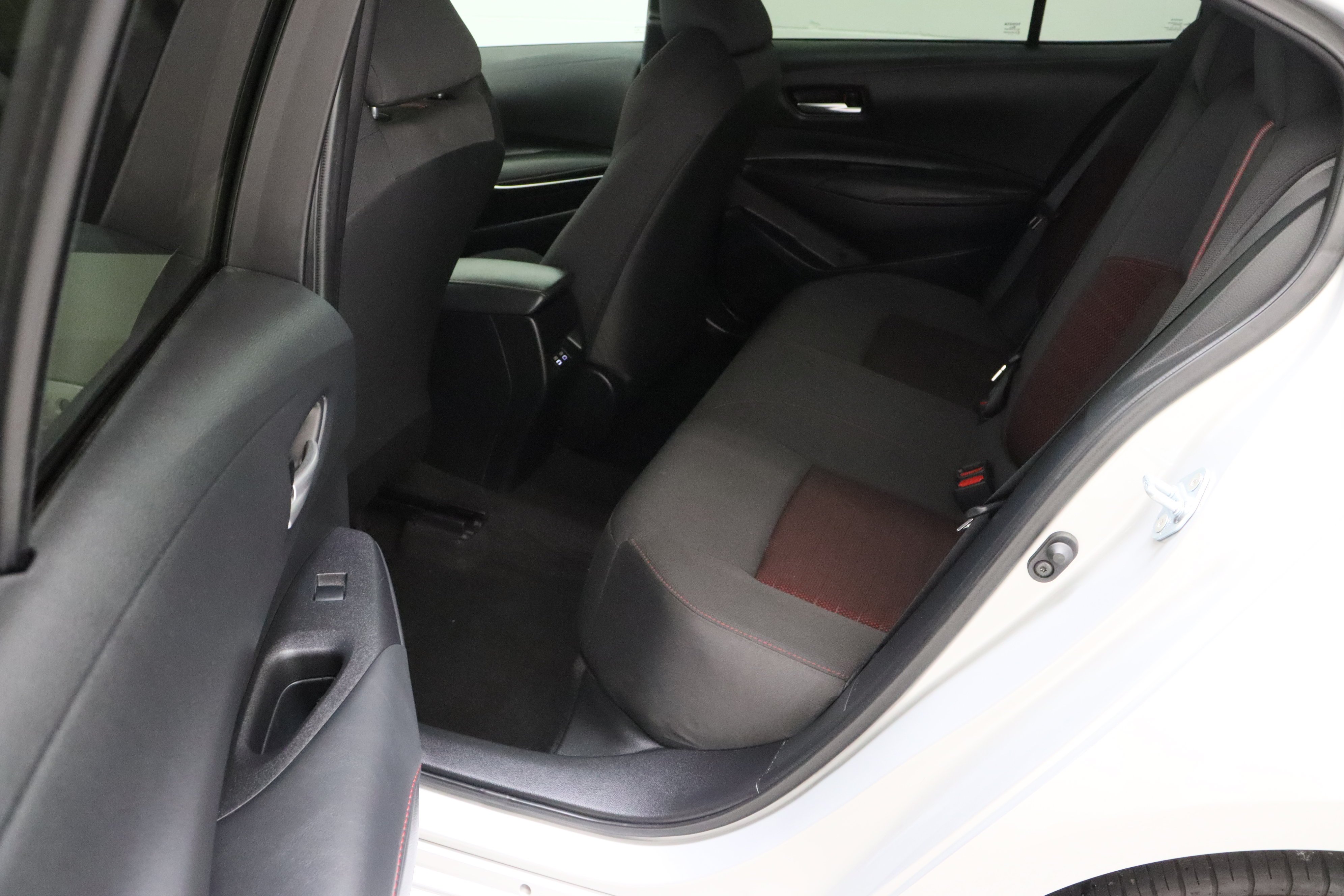 Certified Used 2025 Classic Silver Metallic Toyota SE 2.0L image 26