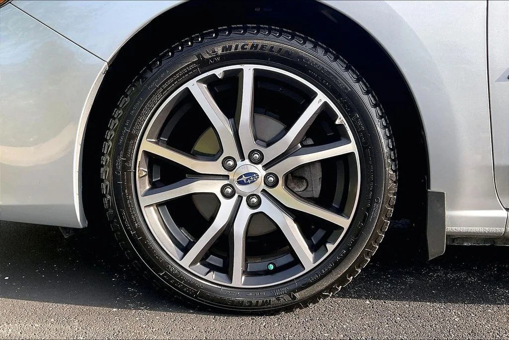 Used 2018 Silver Subaru 2.0i Limited image 8