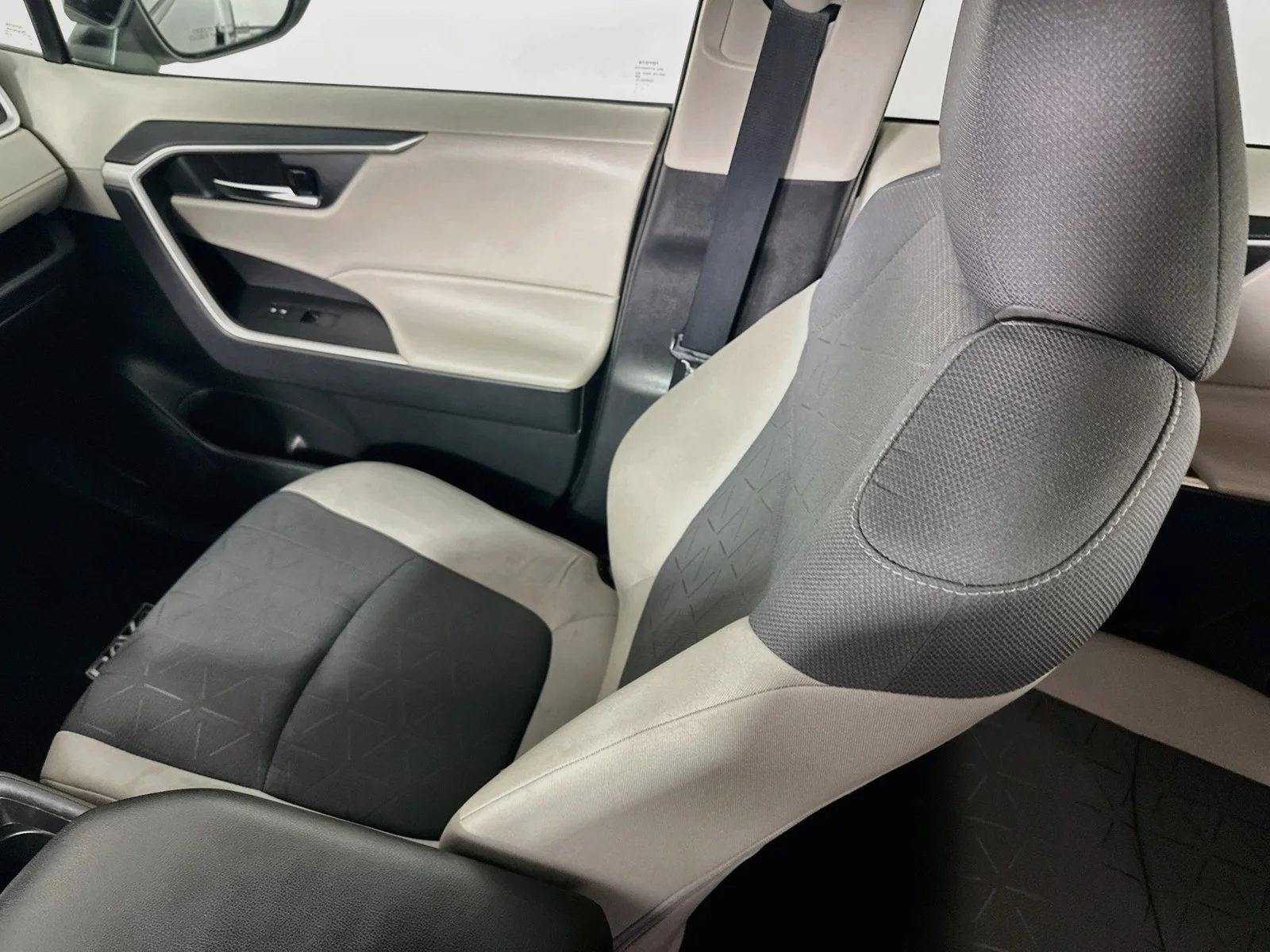 Used 2021 Magnetic Gray Metallic Toyota XLE image 23