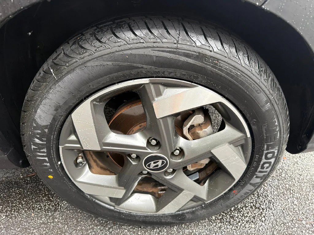 Used 2022 Black Hyundai SEL image 12