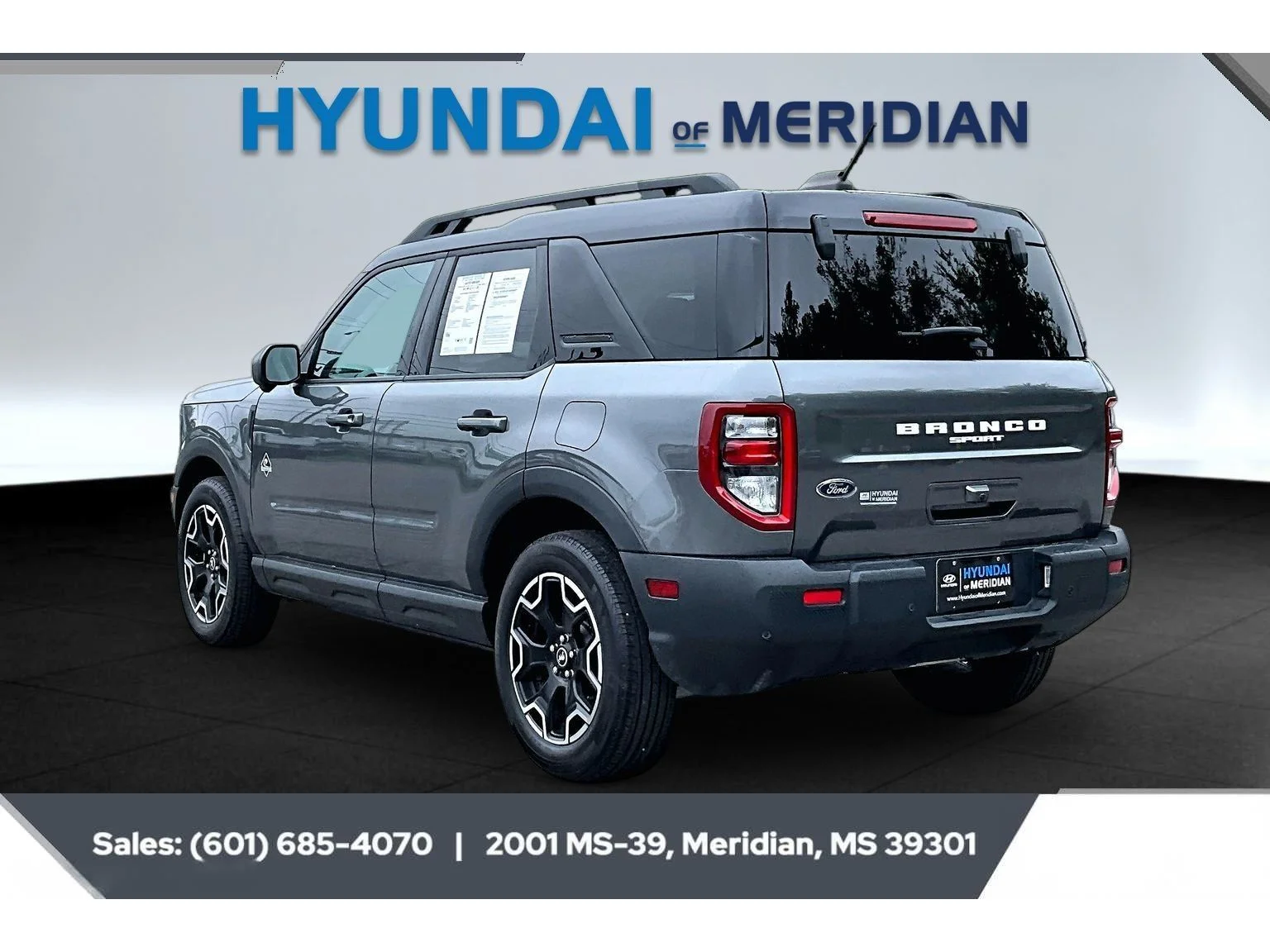 Used 2025 Carbonized Gray Metallic Ford Outer Banks image 2
