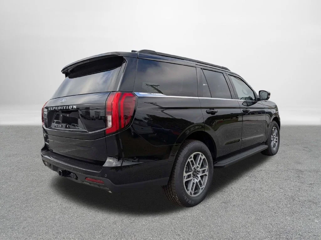 New 2026 Agate Black Metallic Ford Active image 3
