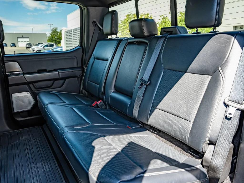 Used 2024 Agate Black Metallic Ford Lariat image 37