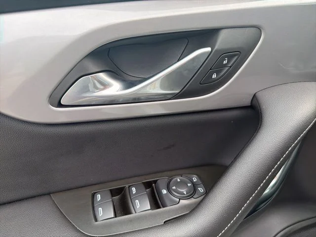 Used 2024 White Chevrolet LT image 4