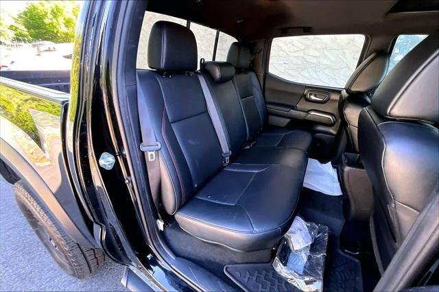 Certified Used 2020 MIDNIGHT BLACK METALLIC Toyota  image 20