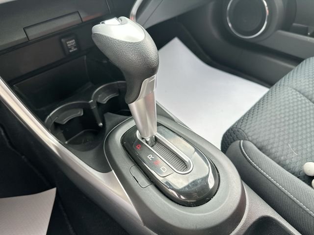 Used 2015  Honda Base image 17