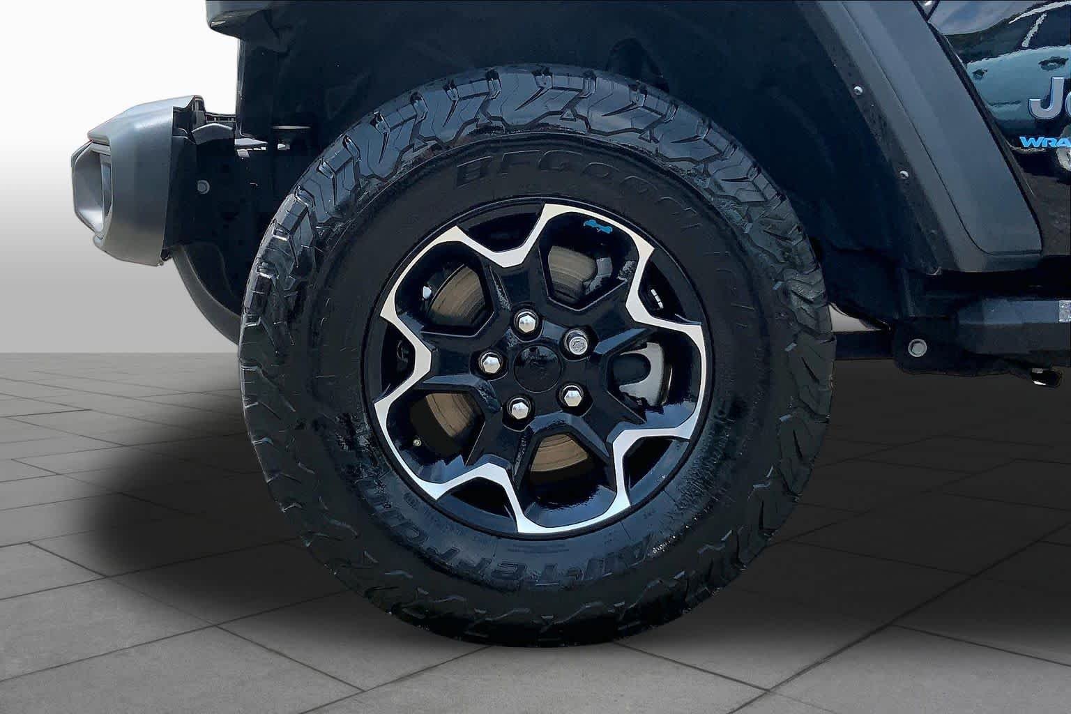 Used 2023 Black Clearcoat Jeep Rubicon image 11