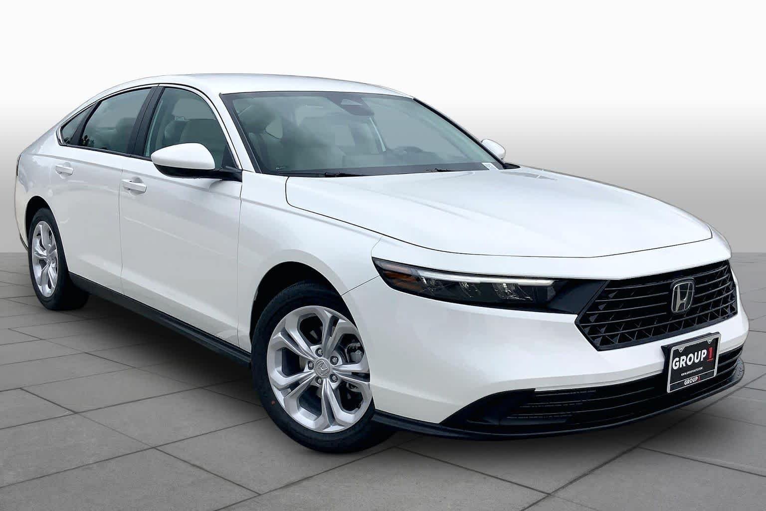 New 2026 Platinum White Pearl Honda LX image 2