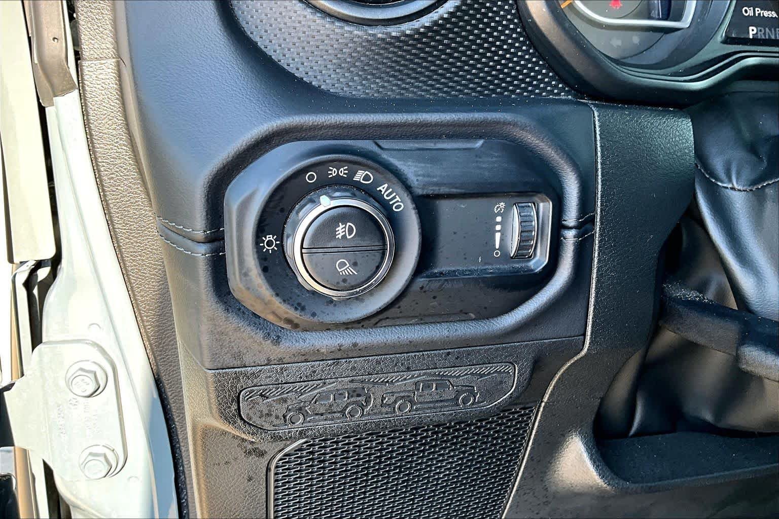 Used 2026 Anvil Clearcoat Jeep Mojave image 36