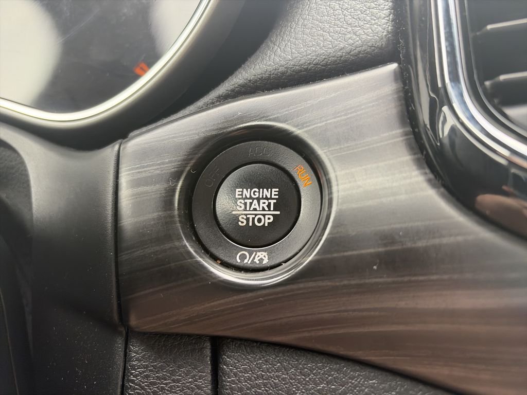 Used 2019 Sting Gray Clearcoat Jeep Altitude image 24