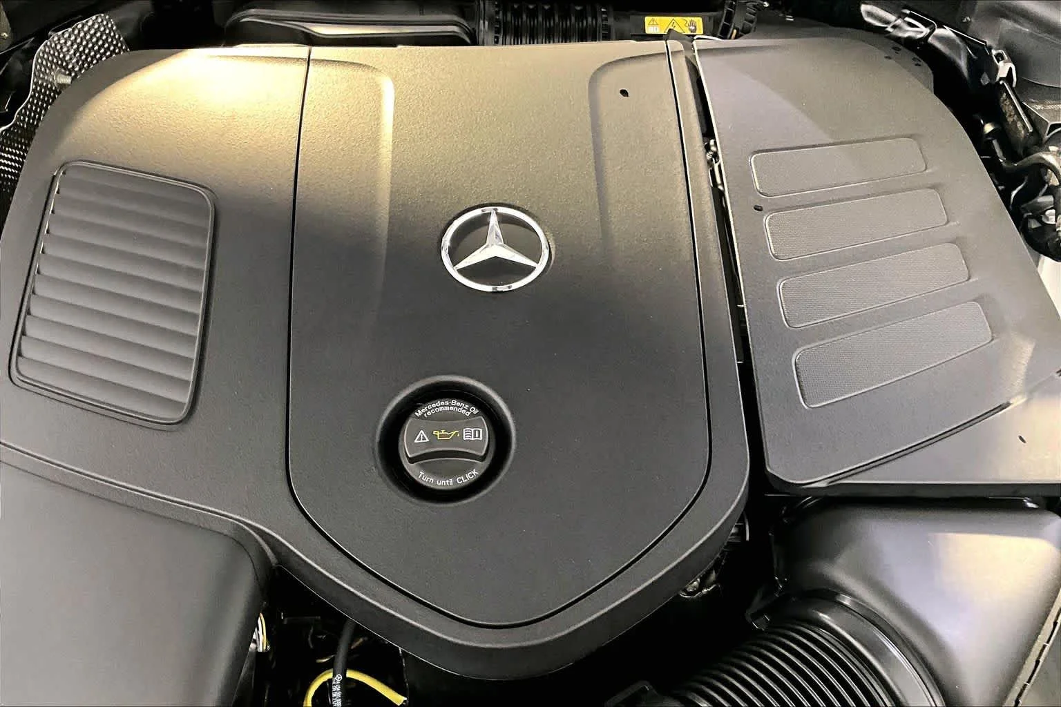New 2026 Polar White Mercedes-Benz GLC 300 image 15